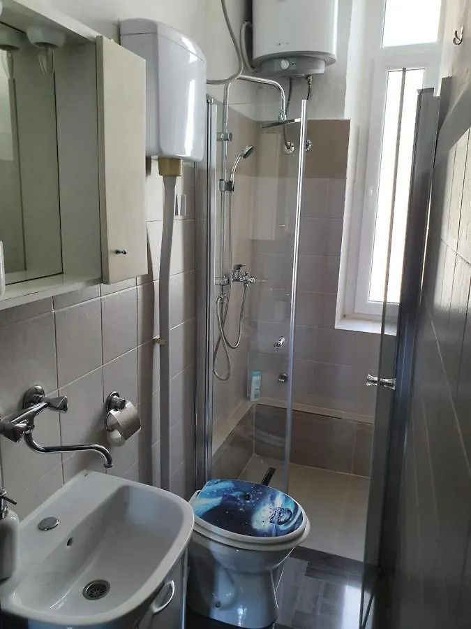 Apartment Tina Pula 0*,  Croatia